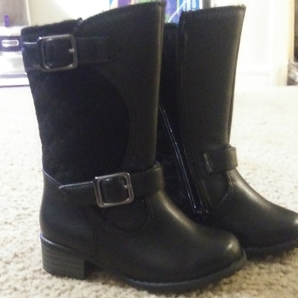 NEW w/o tag toddler boots